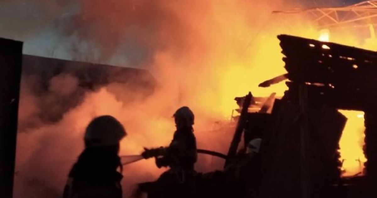 Снаряди потрапили в кілька приватних будинків на Подолі