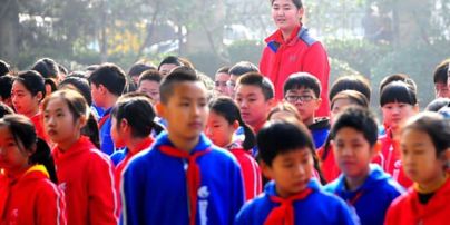 В Китае нашли самую высокую на планете девочку. В 11 лет ее рост - более двух метров