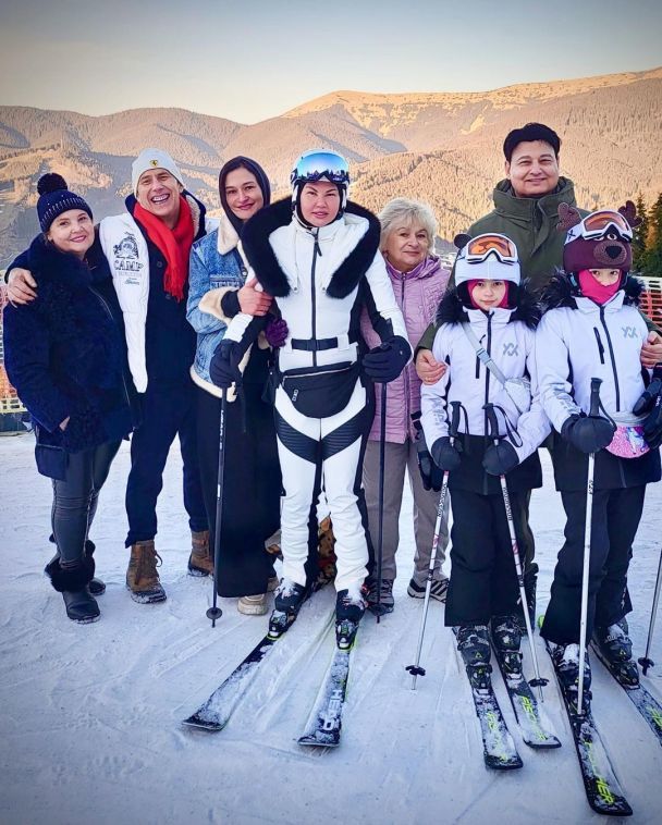 Камалия с семьей в Карпатах / © instagram.com/kamaliyaofficial