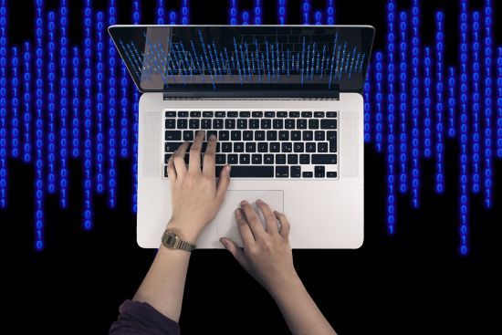 Кибератака всей страны: как распознать мошенников в Интернете и уберечься от них