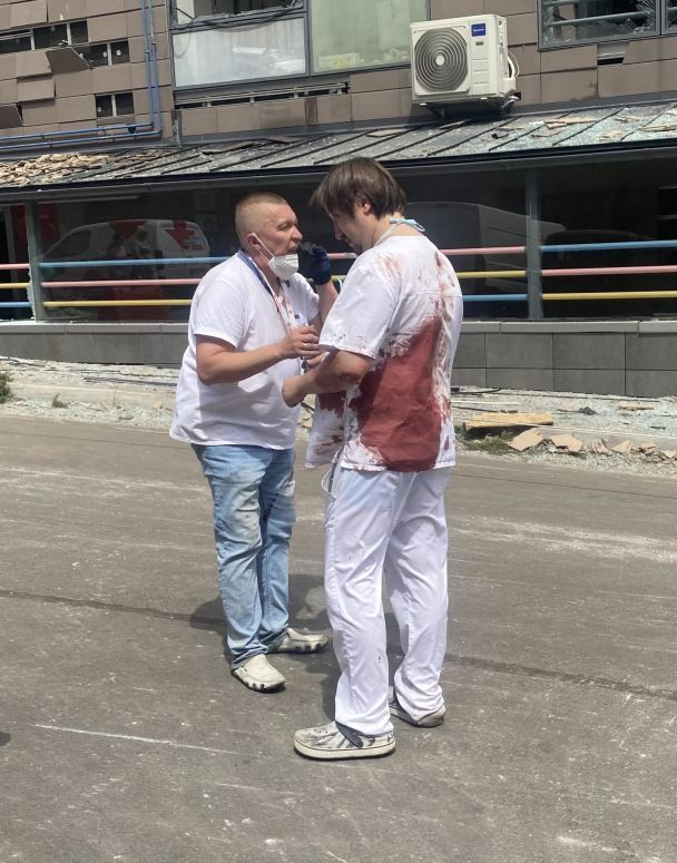 Врач Олег Голубченко с коллегой / © соцмережі