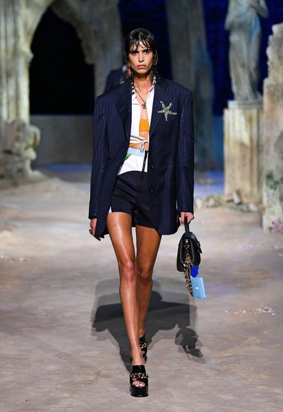 Коллекция Versace трет-а-порте сезона весна-лето 2021 / © East News