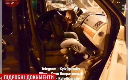 Пьяный водитель-виновник ДТП в Киеве тыкал полицейским удостоверение помощника нардепа