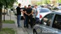 Познайомились у ресторані та вивезли до лісу: у Києві озброєні злодії пограбували іноземця (відео)