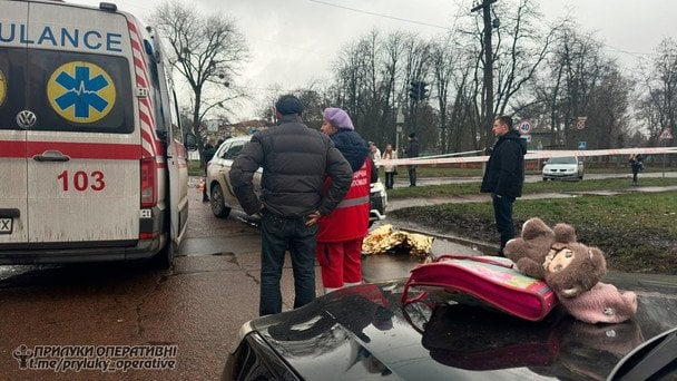 Фото з місця ДТП за участю поліції у Прилуках / © соцмережі