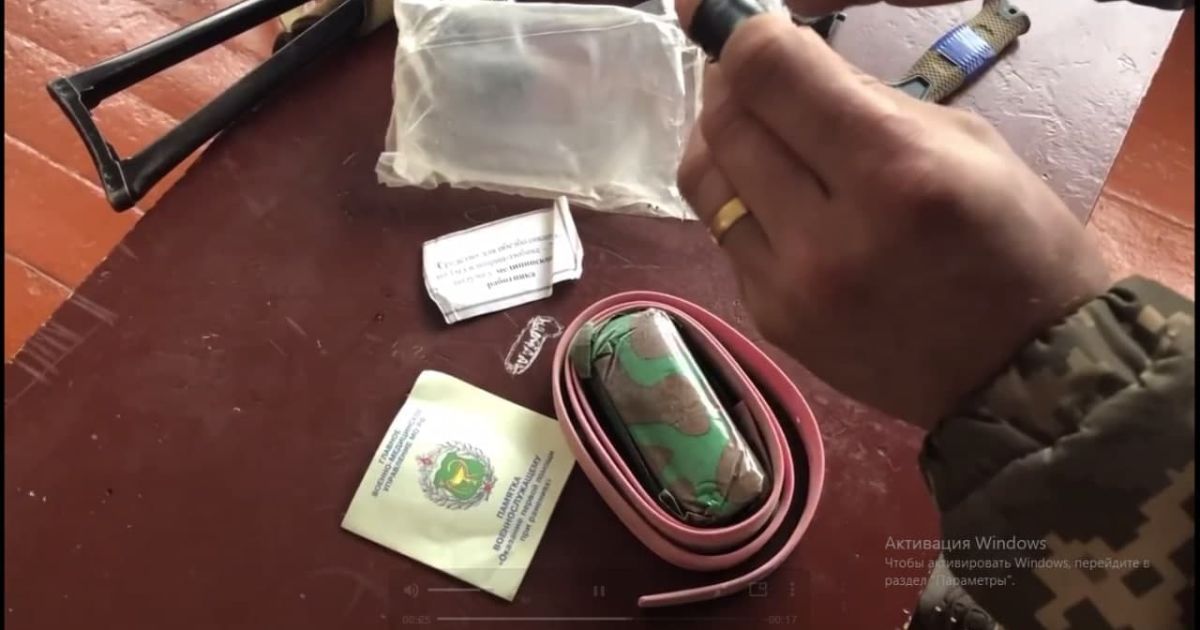 Российский стыд: в Сети показали аптечки "второй сильнейшей армии в мире" (видео)