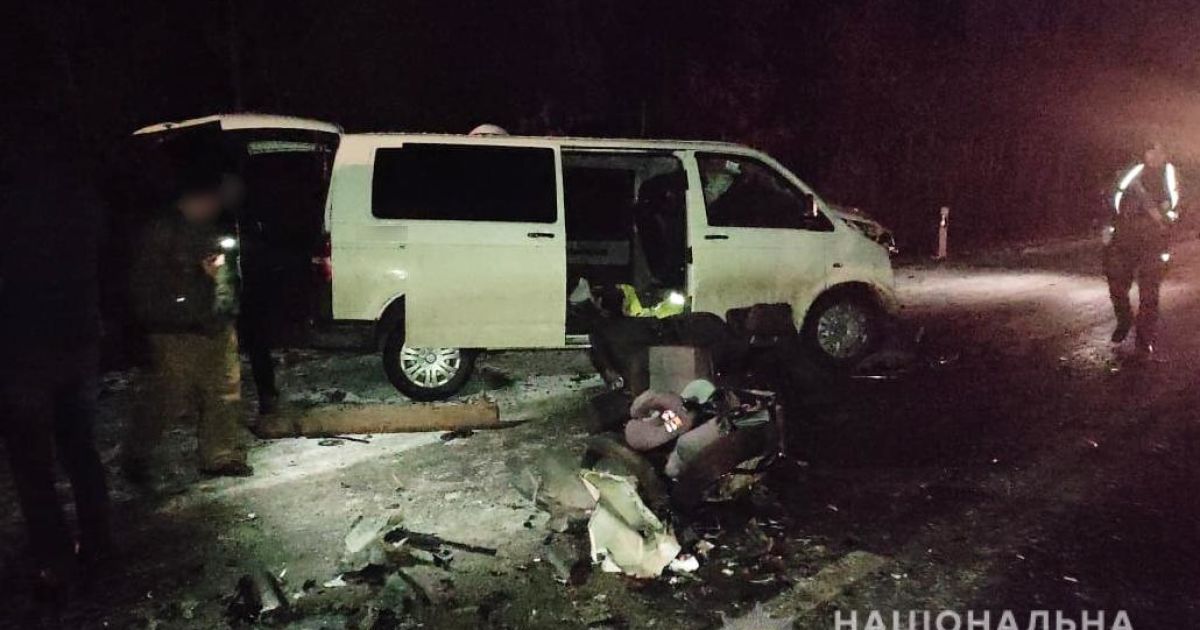 На Волыни столкнулись легковушка и бус: много пострадавших, трое детей — в реанимации (фото)