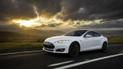 Авария  с участием Tesla Model S закончилась пожаром
