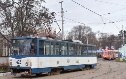 Неизвестные обстреляли трамвай в Харькове