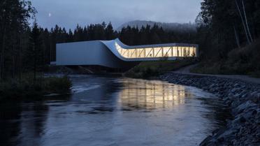 Норвегія міст-галерея / © dezeen.com