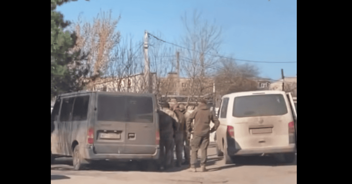 Черговий напад на представників ТЦК: у Харкові невідомий вдарив військового ножем у живіт та втік з місця події