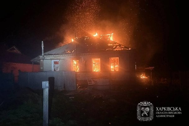 Через ворожі удари горіли будинки