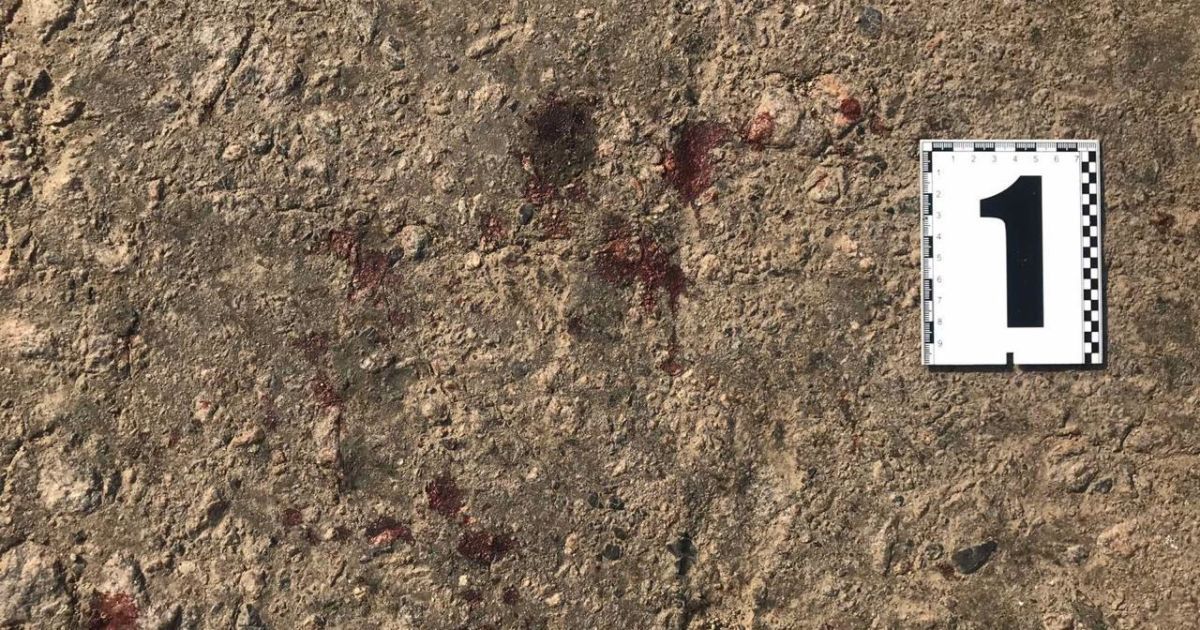 Без причин: в селе Харьковской области подросток ударил соседку ножом в шею