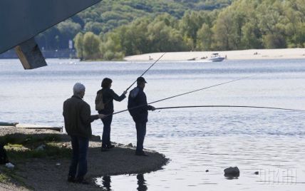 Рыбаков-любителей хотят заставить платить за возможность посидеть с удочкой возле водоема