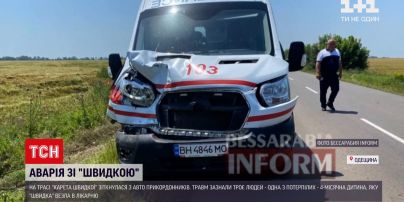 Новини України: в Одеській області швидка з чотиримісячною дитиною всередині потрапила в ДТП
