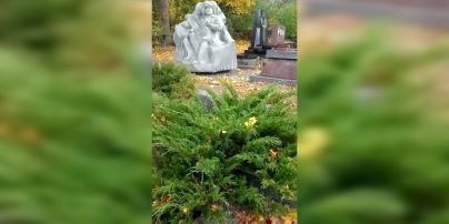 Елена Мозговая побывала на могиле своего легендарного отца Николая Мозгового