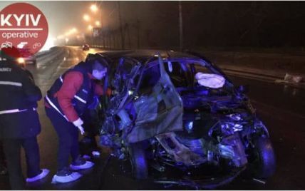 Масштабное ДТП в Киеве. Mercedes разбил четыре машины, убегая от полиции