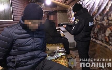 Держали в подвале почти сутки: в Киеве за похищение иностранца задержали бывшую жену, тещу и шурина