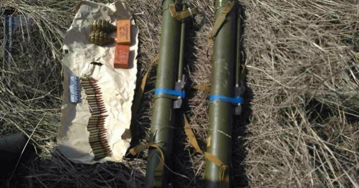 В Запорожье рядом с зоной АТО нашли схрон с гранатометами и взрывчаткой