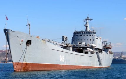 В Черном море враг создал две корабельные десантные группы из семи больших кораблей