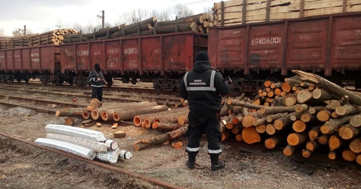 Прикордонники запобігли ввезенню контрабанди в Україну.