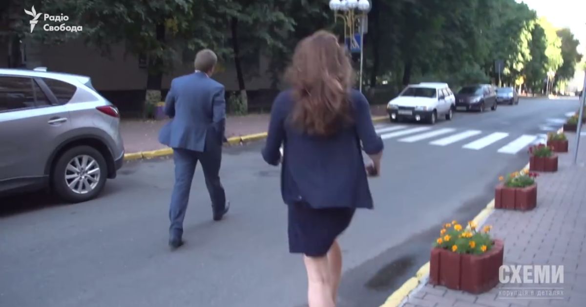 Журналісти показали, як незговірливий прокурор тікав від них вулицями Києва