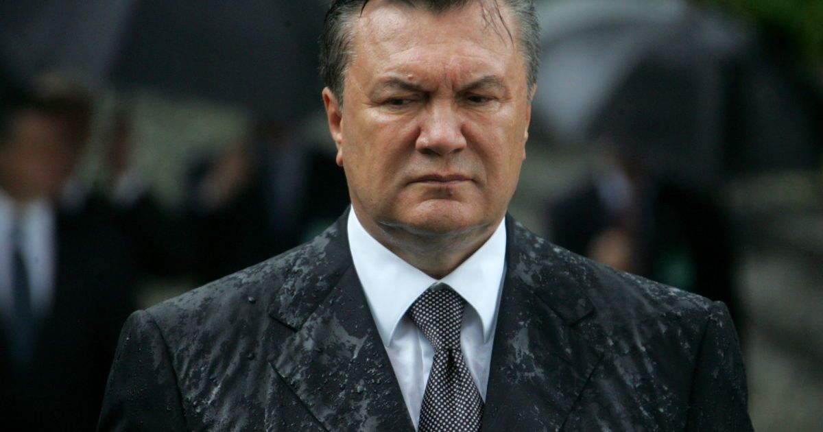 Романюк в 2004 попал яйцом в Януковича