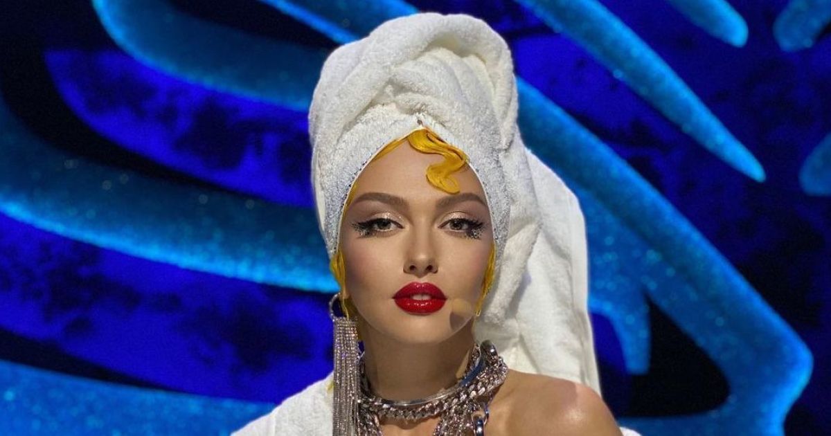 Оля Полякова