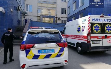 В Киеве 5-летний мальчик потерял сознание после падения с самоката: патрульные доставили ребенка в больницу
