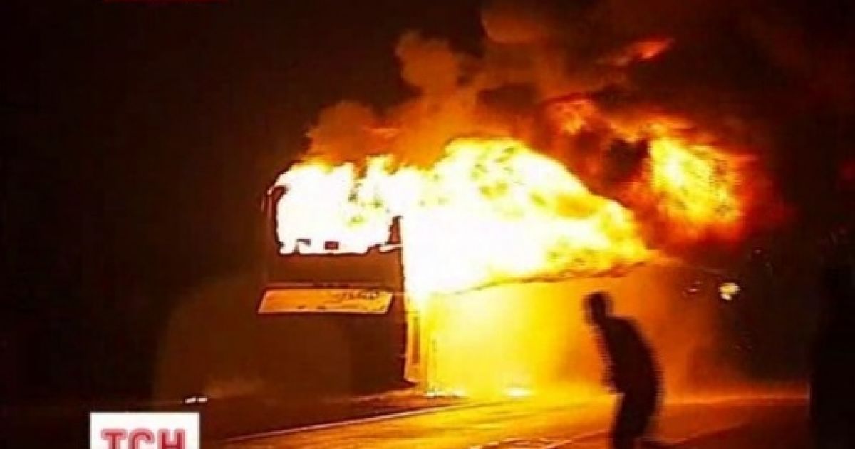 Народное КПП в Маньковке остановило несколько автобусов по дороге в столицу