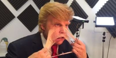 Джонні Депп драматично зняв з себе обличчя Дональда Трампа