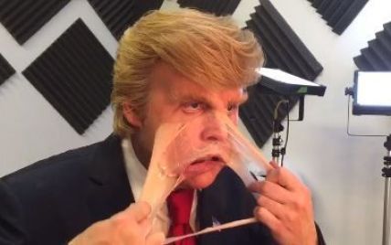 Джонни Депп драматично снял с себя лицо Дональда Трампа