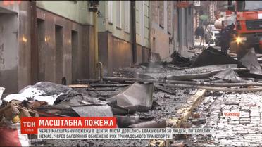 Величезні затори виникли у Чернівцях через пожежу у центрі міста