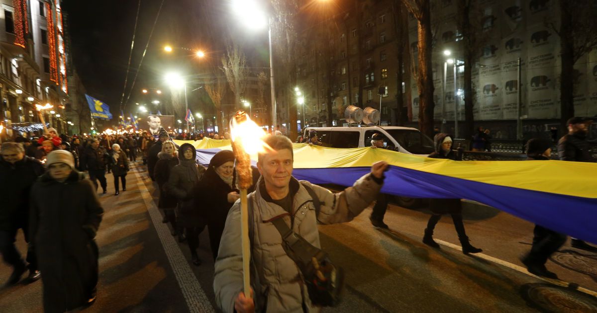 Смолоскипний хід у центрі Києва з нагоди 112-ї річниці від дня народження Бандери_6 / © Associated Press