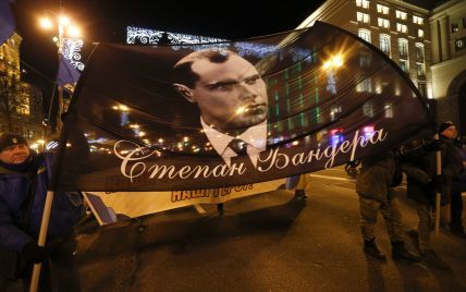 В центре Киева проходит факельное шествие по случаю 112-й годовщины со дня рождения Бандеры