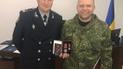 Порошенко нагородив поліцейського, який брав участь в сутичках з Парасюком