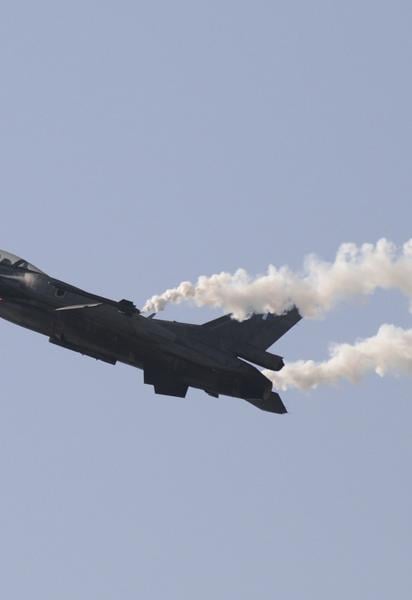 F-16