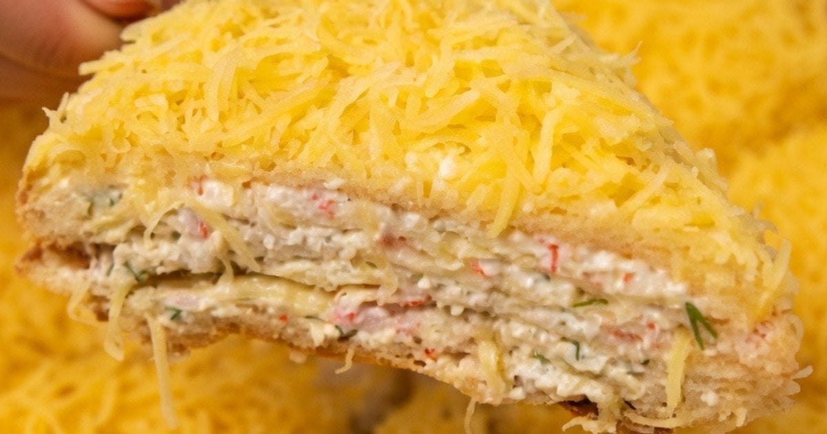 Вафельний торт із крабовими паличками та плавленим сиром tiktok.com/@gotuyemo_v_kayf