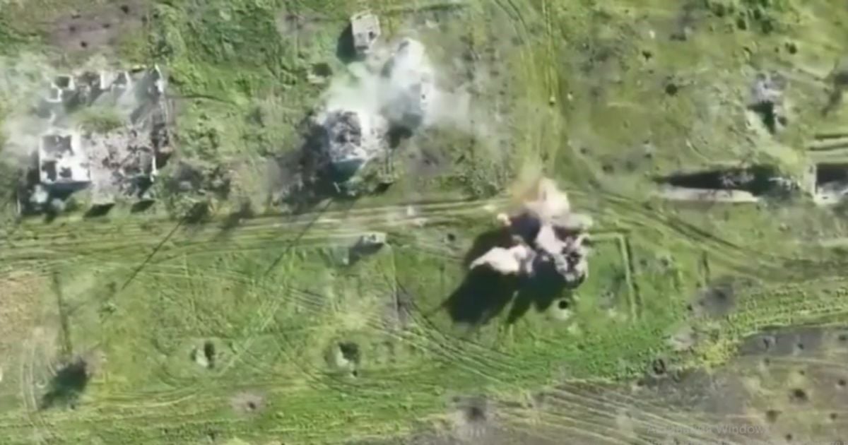 Бог уберег: в Сети появилось видео, как украинские защитники взорвались на мине в "Хамви" и выжили