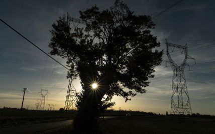 Ремонт усложняет погода – в ОВА рассказала о ситуации с электроэнергией в Киевской области
