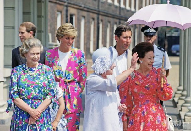 Королева Єлизавета II, принцеса Діана, королева мати Єлизавета, принц Чарльз та принцеса Маргарет / © Getty Images