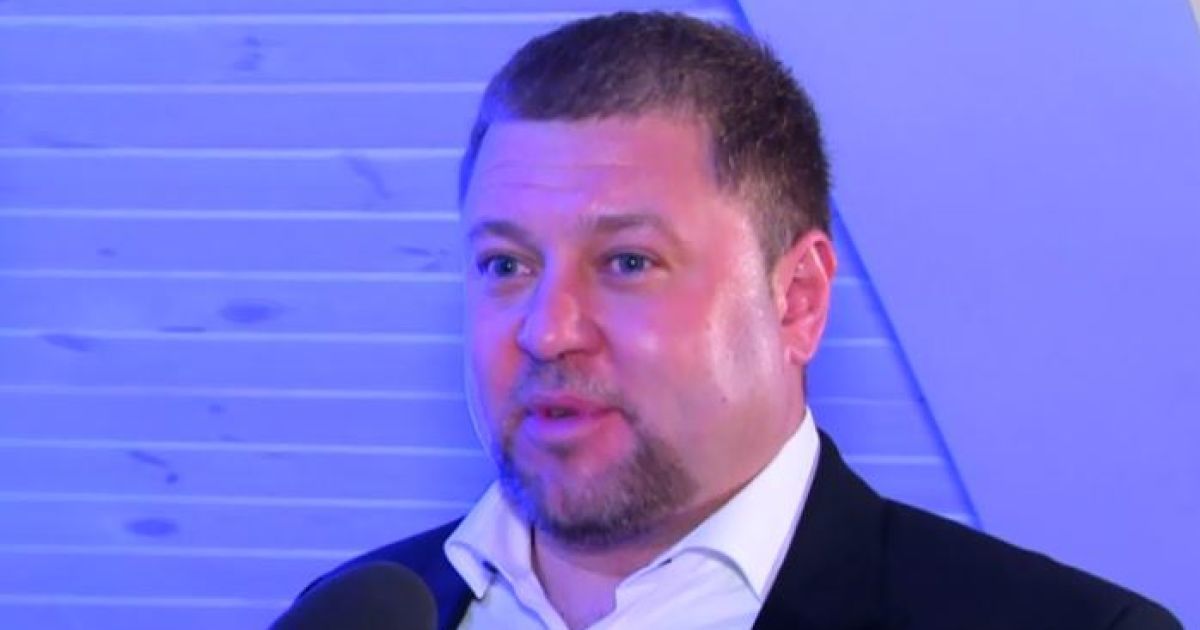 Звезда "Квартала 95" Пикалов приобрел загородный дом рядом с Порошенко и Ротару