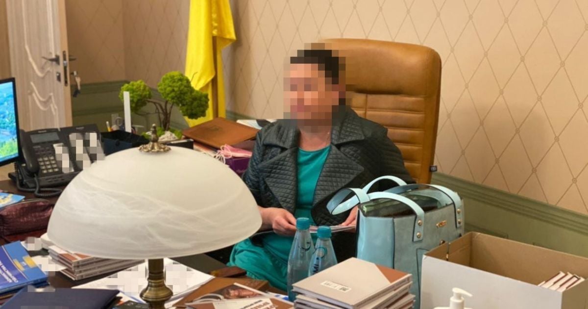 Голова Харківського окружного адмінсуду давала колезі хабар за "правильне" рішення