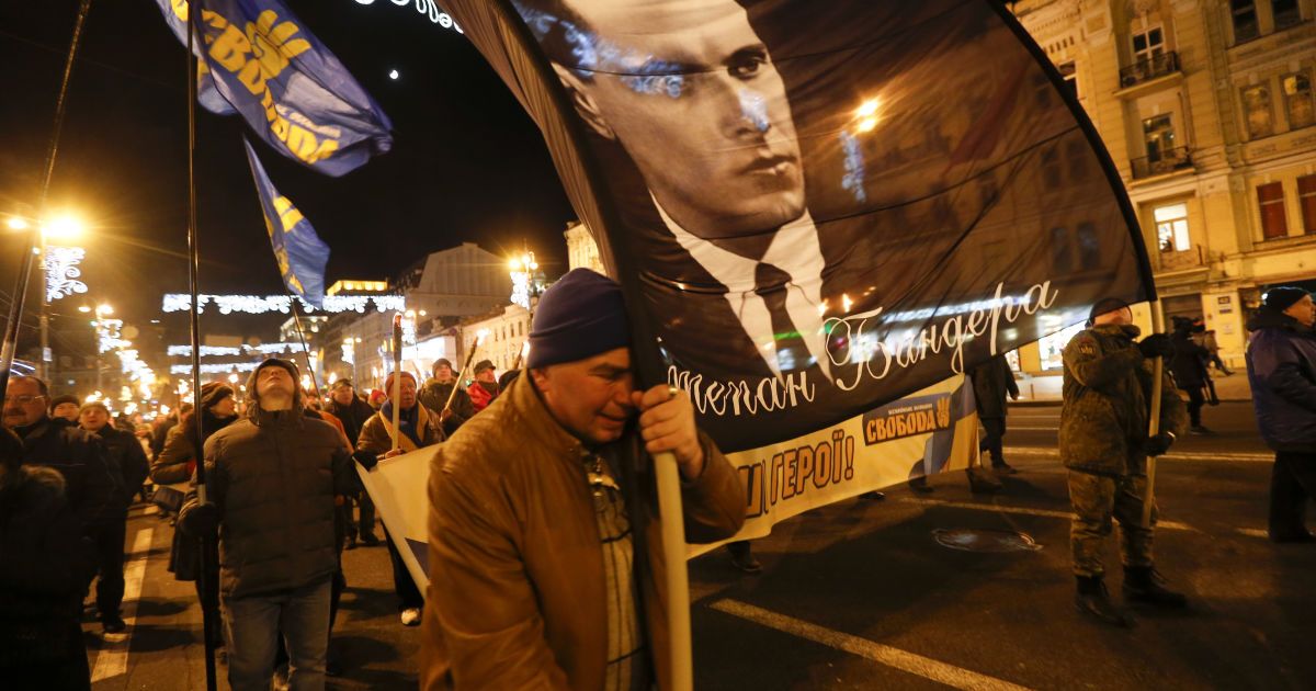 Смолоскипний хід у центрі Києва з нагоди 112-ї річниці від дня народження Бандери_1 / © Associated Press