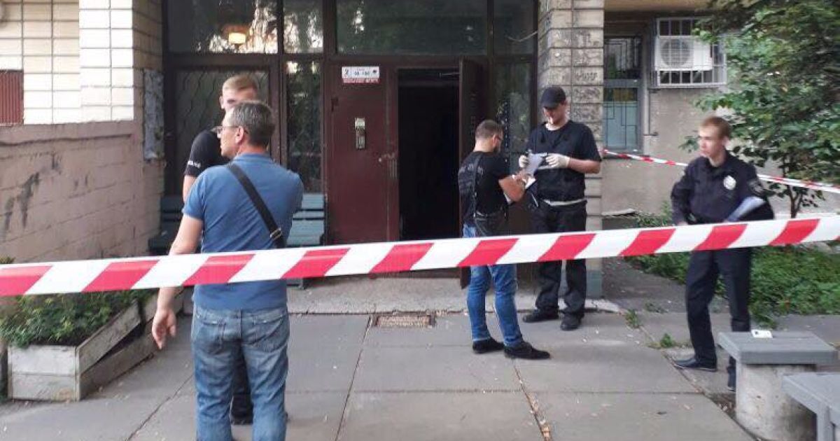 В Киеве в подъезде нашли мужчину с простреленной головой