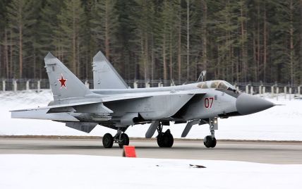Российский истребитель МиГ-31 совершил аварийную посадку в Красноярском крае