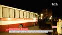 Автобусы с эвакуированными в сопровождении правоохранителей заехали в медцентр в Новых Санжарах