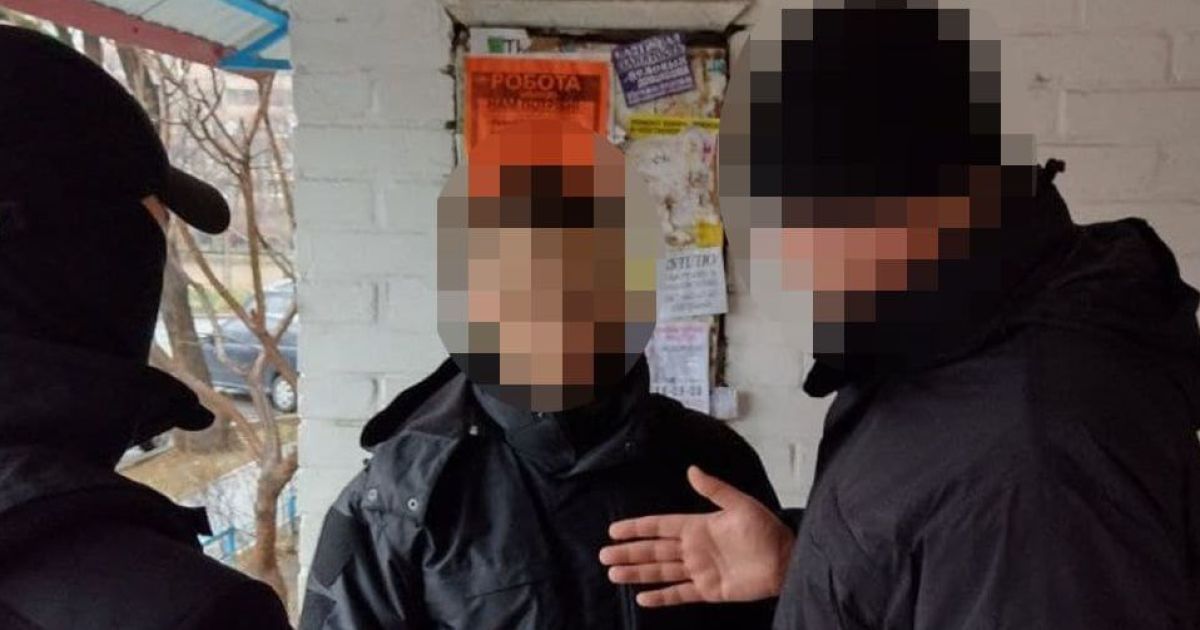У Києві медпрацівниця та поліціянт організували схему фейкової вакцинації від коронавірусу