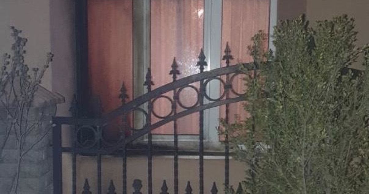 На Закарпатье в селе, где идет борьба за храм, в дом священника бросили "коктейль Молотова"