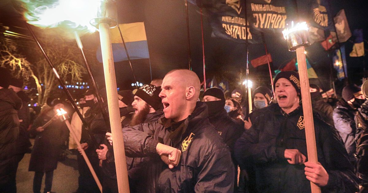 Смолоскипний хід у центрі Києва з нагоди 112-ї річниці від дня народження Бандери_7 / © Associated Press